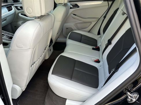 Used 2021 Porsche Macan GTS image 12