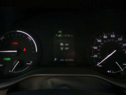 Used 2024 Toyota Sienna XLE image 35