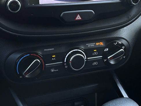 Used 2024 Kia Soul LX w/ Option Group 015 FWD image 19
