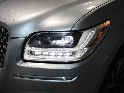 Used 2020 Lincoln Navigator Reserve image 57