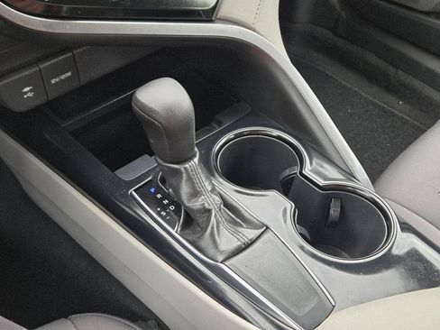 Used 2019 Toyota Camry LE FWD image 25