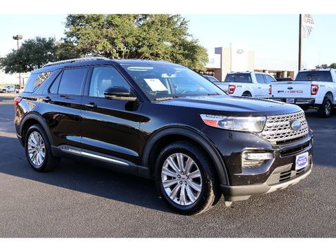 Used 2022 Ford Explorer Limited w/ Equipment Group 301A RWD image 11