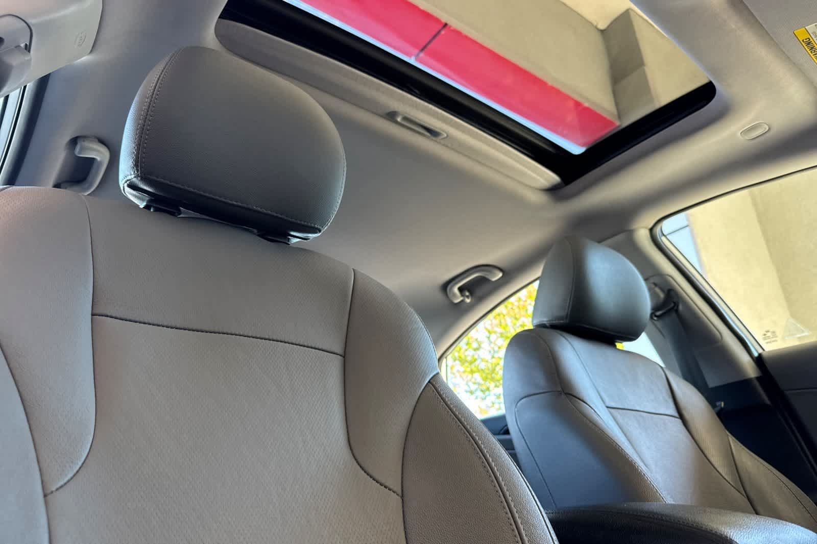 Used 2011 Hyundai Sonata Limited w/ Navigation Pkg 5 FWD image 17