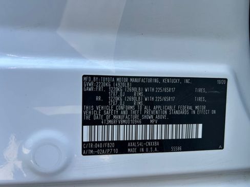 Used 2021 Toyota RAV4 LE w/ Carpet Mat Package (TMS) AWD/4WD image 37