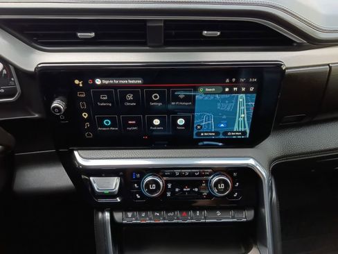 Used 2024 GMC Sierra 2500 Denali w/ Denali Reserve Package image 8