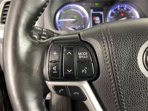 Used 2019 Toyota Highlander Limited Platinum image 17
