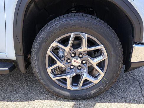 New 2026 GMC Sierra 1500 SLT image 31