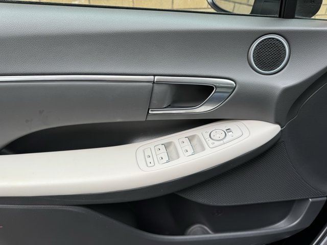 Used 2023 Hyundai Sonata SEL w/ Convenience Package FWD image 11
