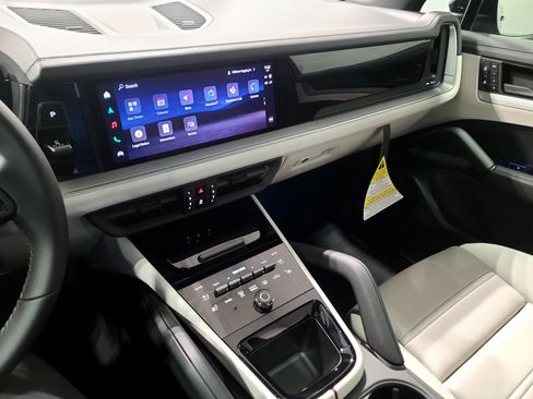 New 2026 Porsche Cayenne image 20