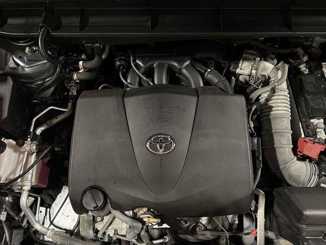 Certified 2022 Toyota Highlander XLE AWD/4WD image 12