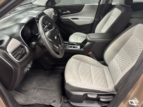 Used 2019 Chevrolet Equinox LS w/ LPO, Floor Liner Package FWD image 10