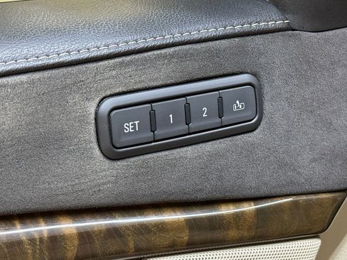 Used 2018 Cadillac Escalade Luxury image 17