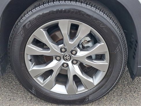 Used 2024 Toyota Grand Highlander XLE image 9