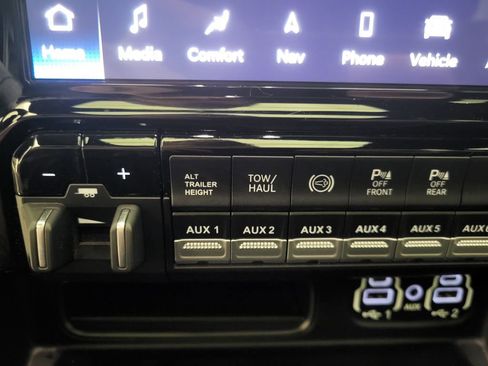 Used 2024 RAM 3500 Limited image 13