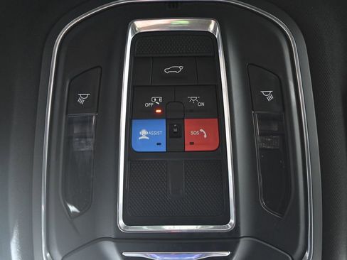 Used 2024 Jeep Grand Cherokee L Laredo image 33