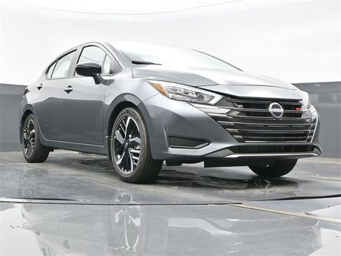 New 2025 Nissan Versa SR w/ Trunk Package image 27