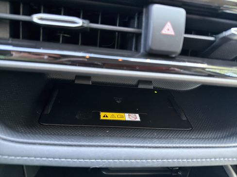 Used 2023 Toyota Highlander XLE AWD/4WD image 20