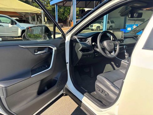 Used 2019 Toyota RAV4 XSE AWD/4WD image 19