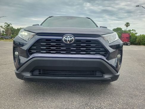 Used 2021 Toyota RAV4 XLE w/ Convenience Package FWD image 4