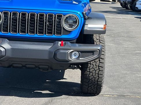 New 2026 Jeep Gladiator Rubicon w/ Steel Power Dome Hood Package AWD/4WD image 11