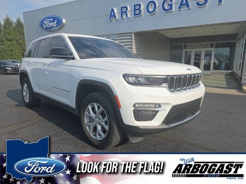 Used 2024 Jeep Grand Cherokee Limited AWD/4WD image 1