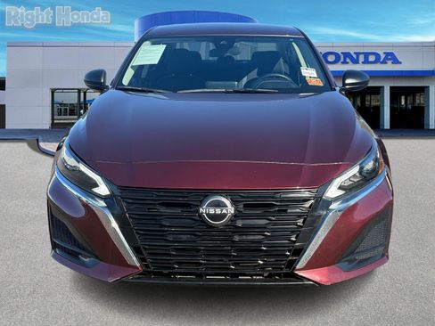 Used 2024 Nissan Altima 2.5 SV image 5