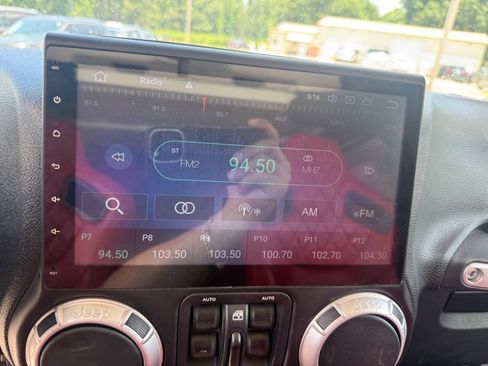 Used 2015 Jeep Wrangler Unlimited Rubicon w/ Dual Top Group AWD/4WD image 19