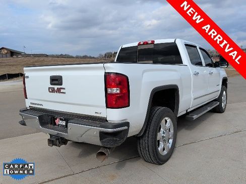 Used 2018 GMC Sierra 2500 SLT w/ Duramax Plus Package image 3