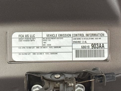 Used 2023 Jeep Cherokee Altitude Lux image 17