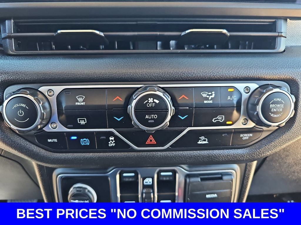 Used 2024 Jeep Wrangler Unlimited AWD/4WD image 20
