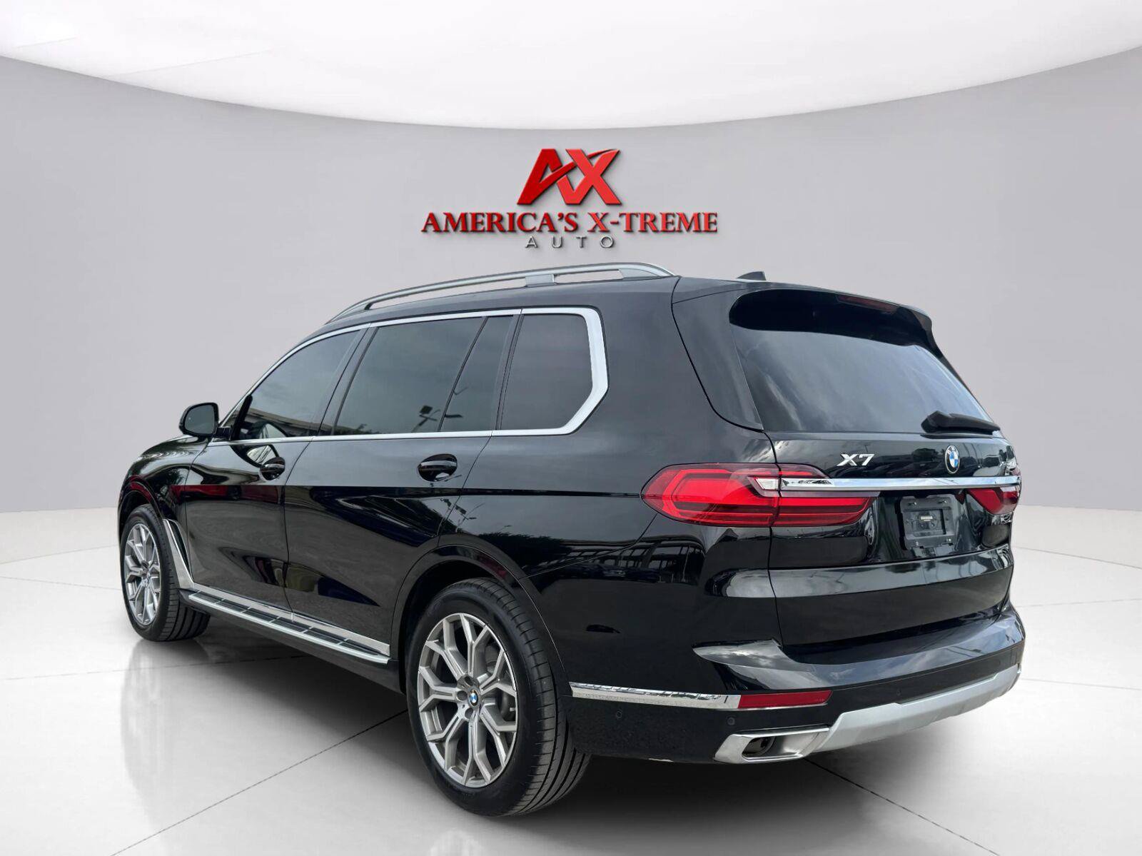 Used 2019 BMW X7 xDrive40i w/ Cold Weather Package AWD/4WD image 3
