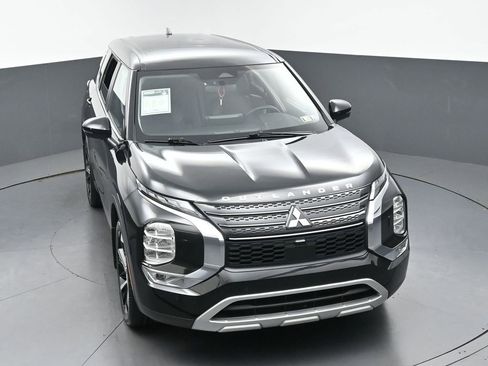 Used 2023 Mitsubishi Outlander SE AWD/4WD image 39