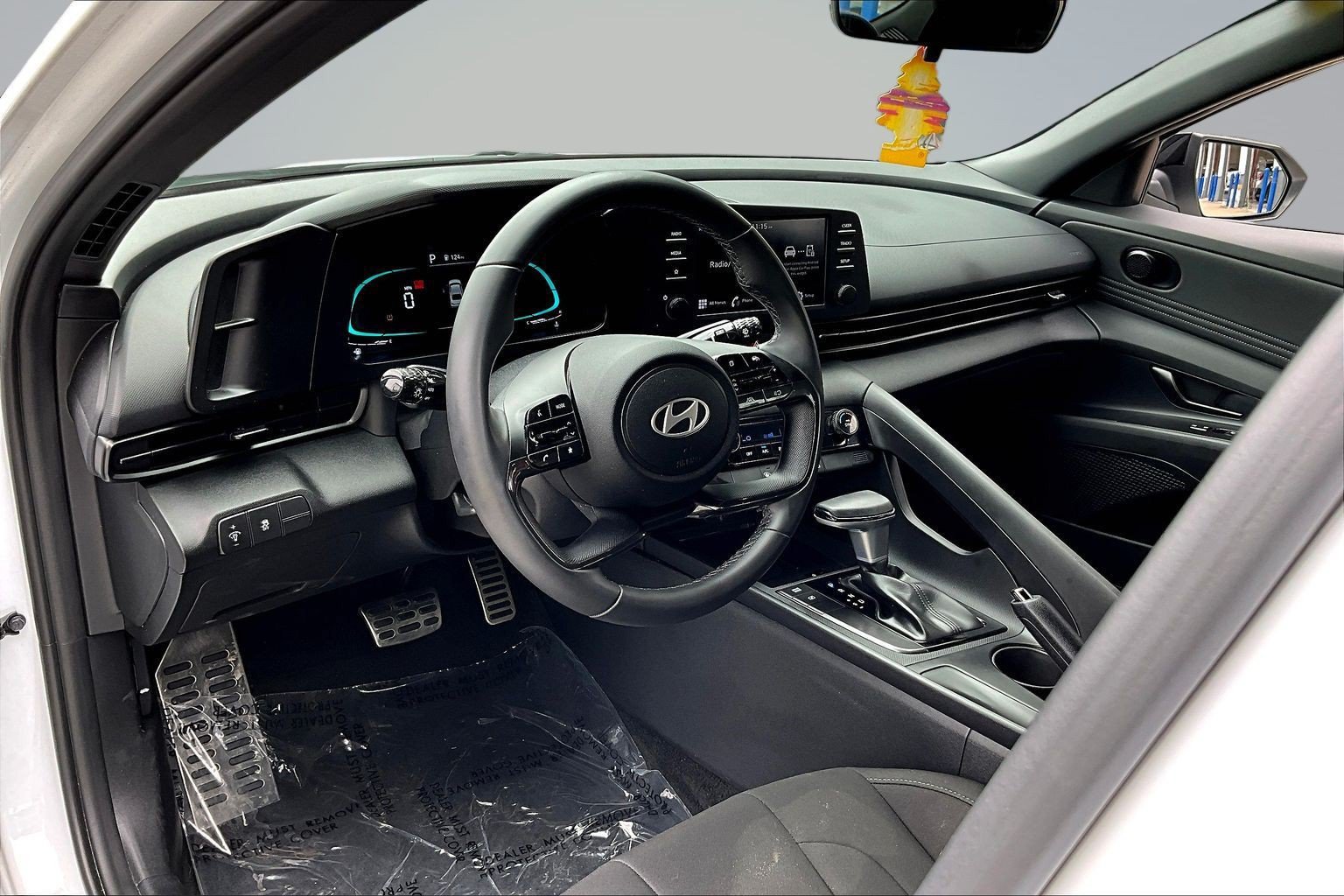 Used 2025 Hyundai Elantra Sport FWD image 14