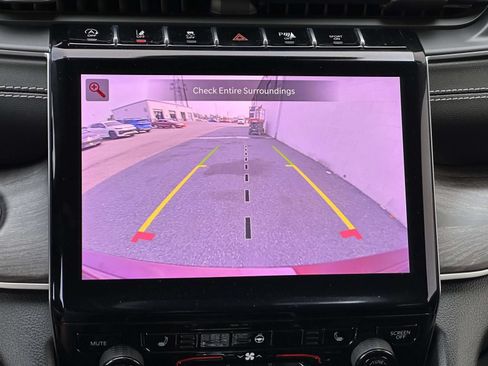 Used 2022 Jeep Grand Cherokee Limited RWD image 17