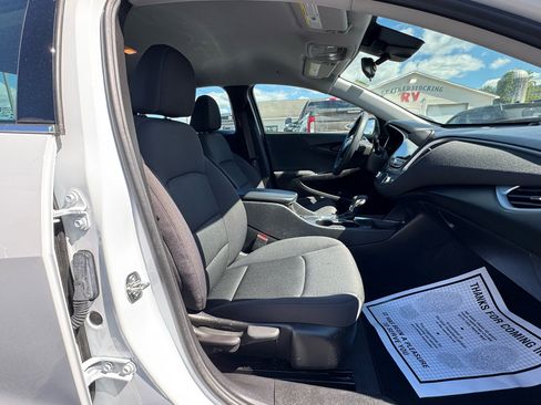 Used 2023 Chevrolet Malibu LT image 28