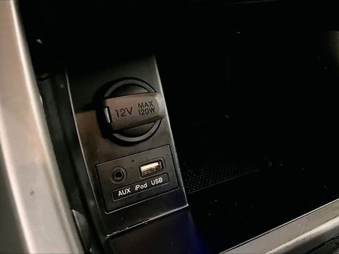 Used 2016 Hyundai Elantra SE image 32