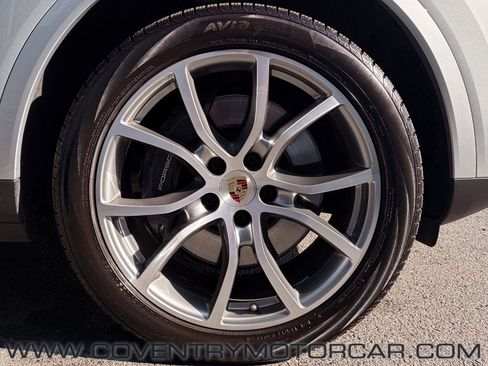 Used 2021 Porsche Cayenne AWD/4WD image 9