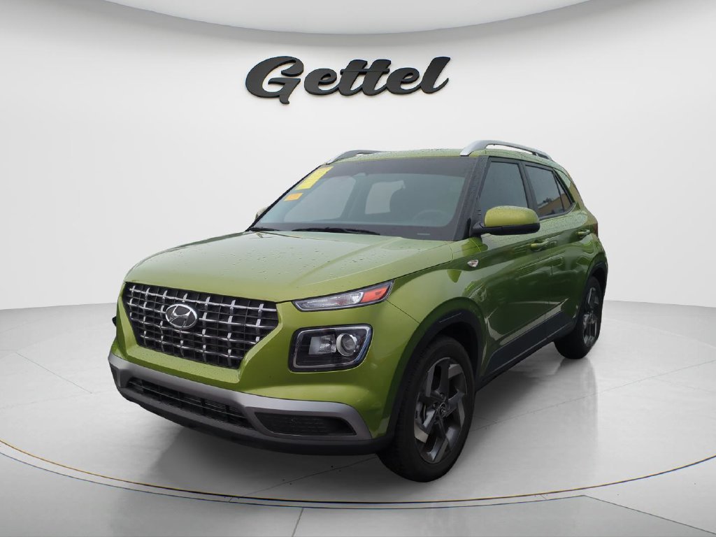 Used 2024 Hyundai Venue SEL FWD image 1