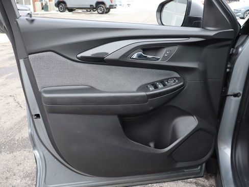 Used 2023 Chevrolet TrailBlazer LT w/ Convenience Package image 8