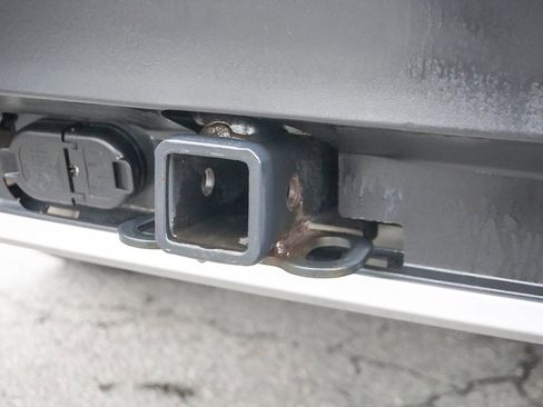 Used 2020 Ford Explorer XLT w/ Equipment Group 202A image 23