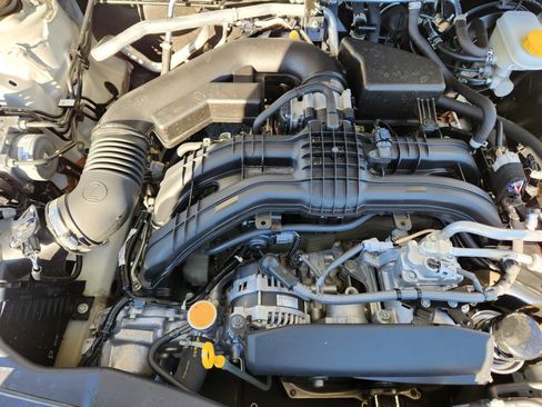 Certified 2023 Subaru Crosstrek 2.0i image 9