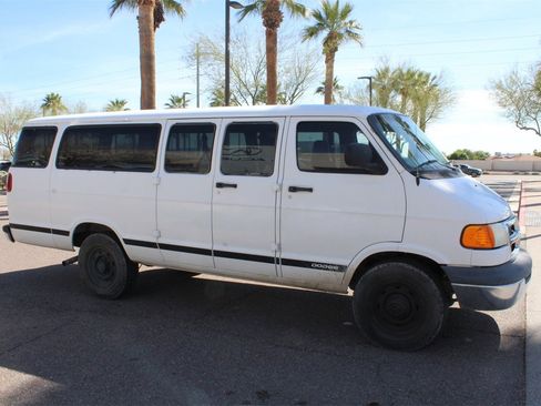 Used 2002 Dodge B3500 image 6
