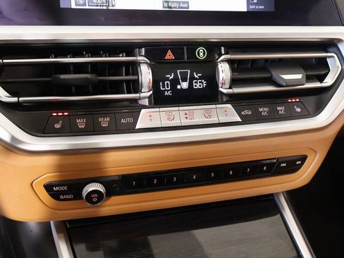 Used 2022 BMW 330i xDrive 330i xDrive w/ Driving Assistance Package image 8