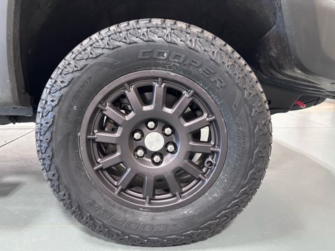 Used 2022 Chevrolet Colorado ZR2 w/ Colorado ZR2 Bison Edition AWD/4WD image 9