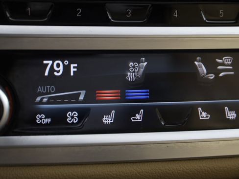 Used 2020 BMW 745e xDrive image 8