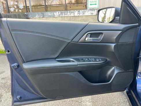 Used 2016 Honda Accord Sport image 10