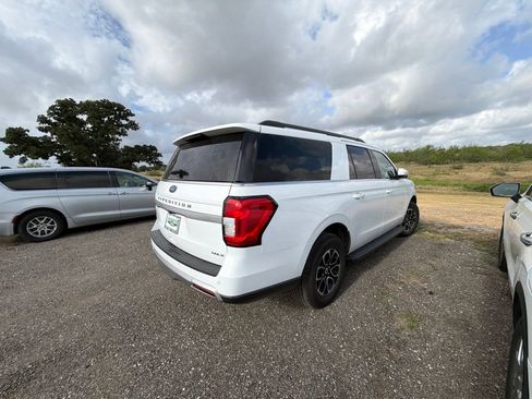 Used 2024 Ford Expedition Max XLT RWD image 11