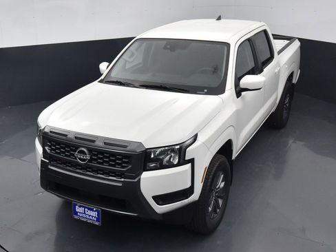 Certified 2025 Nissan Frontier SV image 32