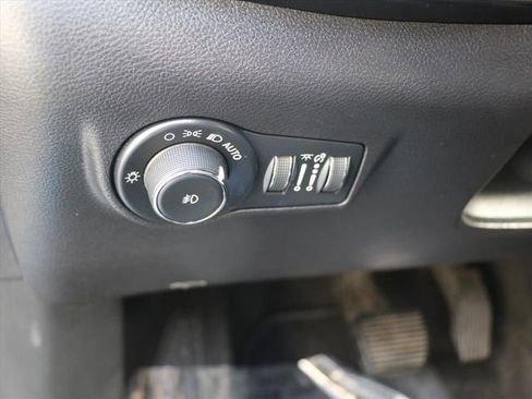 Used 2022 Jeep Compass Latitude image 30