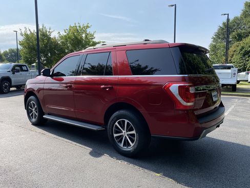 Used 2018 Ford Expedition XLT w/ Equipment Group 202A AWD/4WD image 7